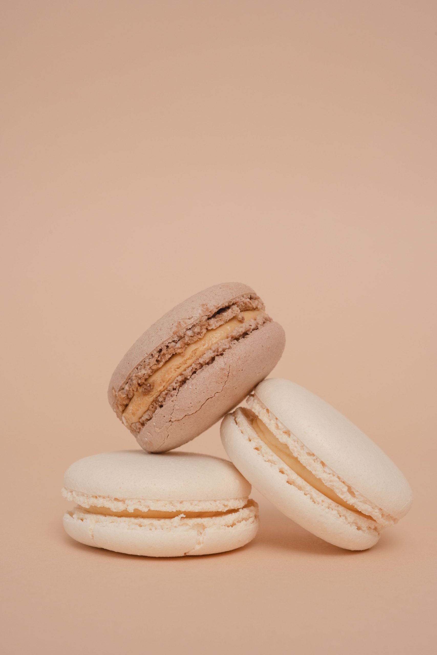Single Almond Macaron (3 Pieces)